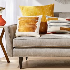 Renato Pillow Arrangement