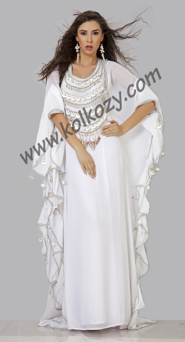 Glamorous White Arabian Des...