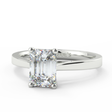 Gabriela - Emerald cut diamond set in 18ct white gold