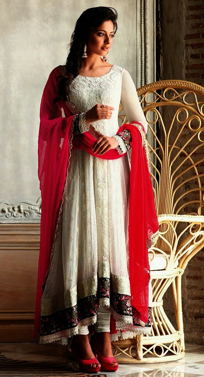 Mesmerizing White Salwar Ka...