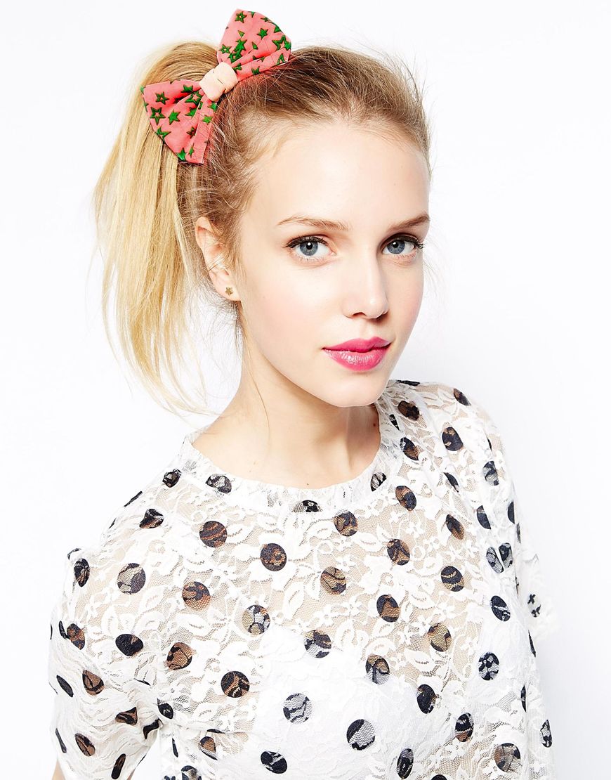 Image 1 of Johnny Loves Rosie 90's Bow Hair Clip In Star Print