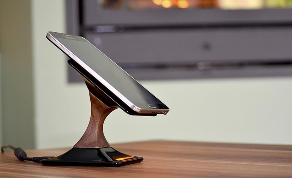 Swich Is A Sharp Wireless Smartphone Charger | Cool Material