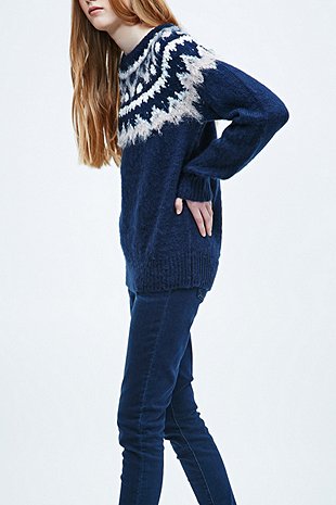 Cooperative Christmas in Siberia Jumper in Navy - Urban Outfitters