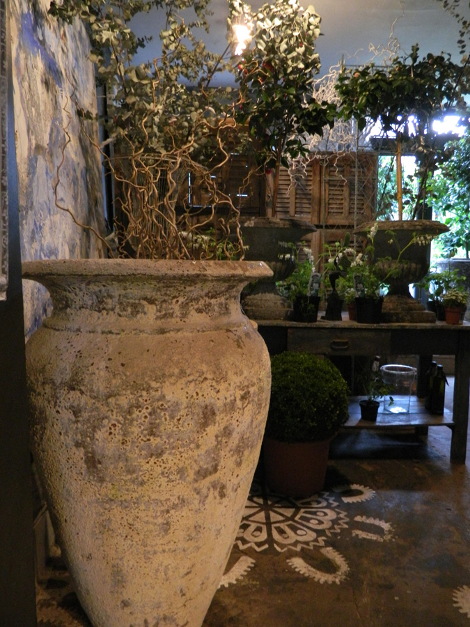 Faro ceramic urn