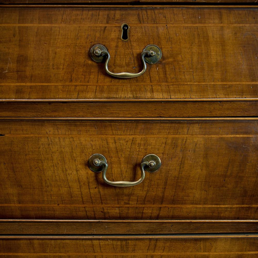 Georgian Walnut Chest of Dr...