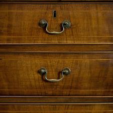 Georgian Walnut Chest of Drawers with 3 long and 2 short drawers - Antique Furniture