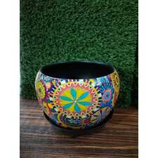 Pattern Round Metal Planter with Black Plate