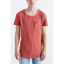 Feathers Short-Sleeve Slub Curved Hem Tee - Urban Outfitters
