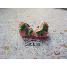 Let Them Eat Cake // Strawberry // Heart // Cream // Cake // Kawaii // Lolita // Harajuku // Stud // Post // Earrings