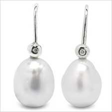 Girl with a Pearl Earring - Pearl and Diamond 