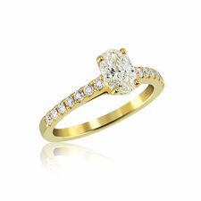 Gold Diamond Ring photography