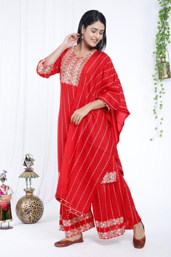Women's Red Color Sarara Se...