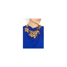 Oscar de la Renta24-karat gold-plated leaf necklaceoutfit