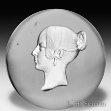 Antique Baccarat sulphide of Queen Victoria miniature paperweight. by Baccarat Antique