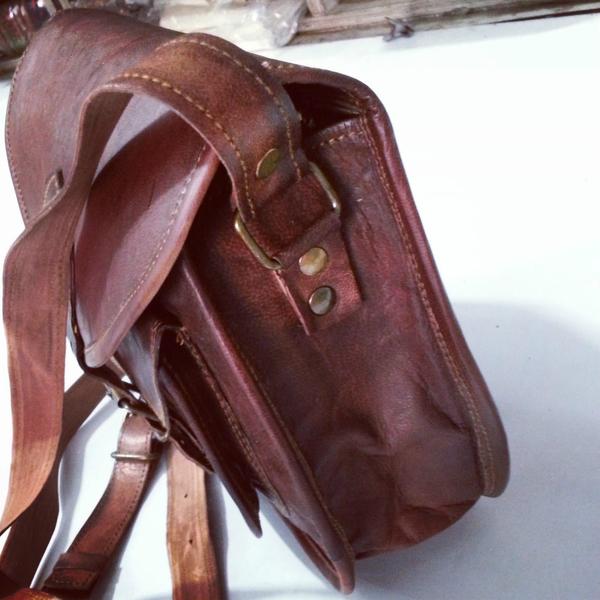 womens leather shoulder bag...