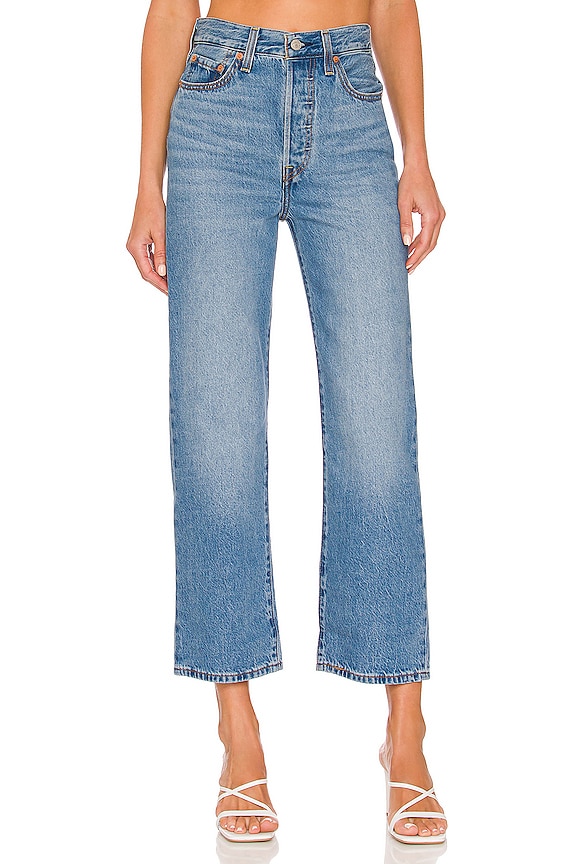 LEVI'S Ribcage Straight Ankle in In the Middle | REVOLVE
