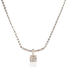 Delicate emerald-cut Diamond necklace