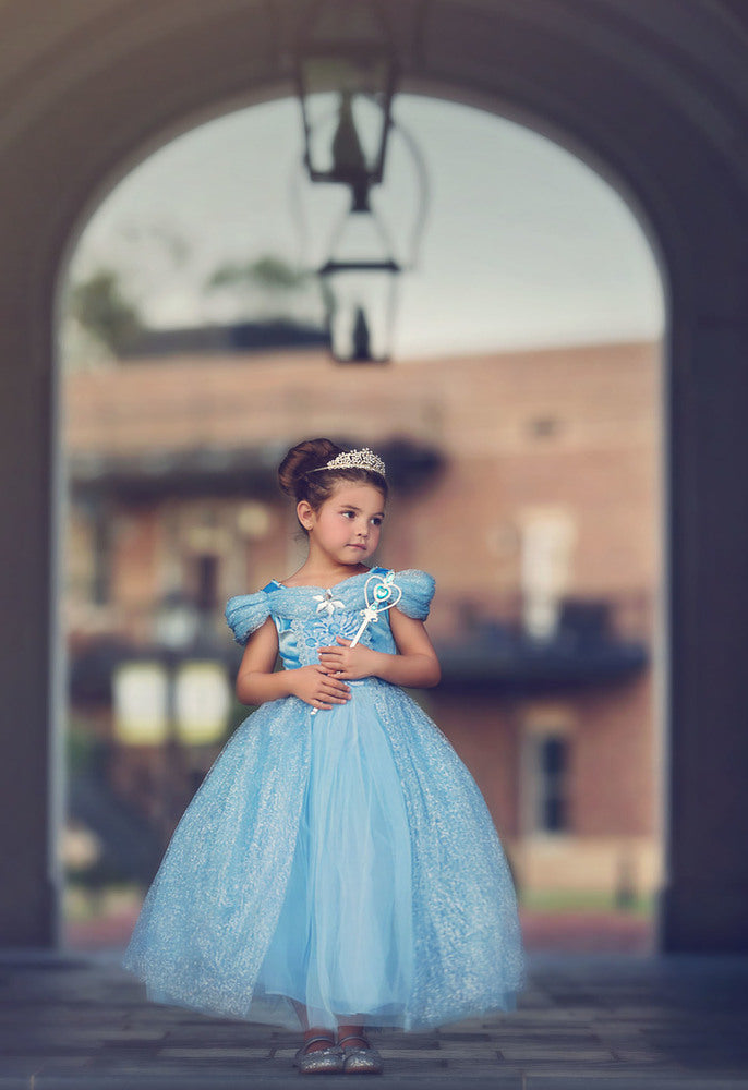 QUEEN OF THE KINGDOM PRINCE...