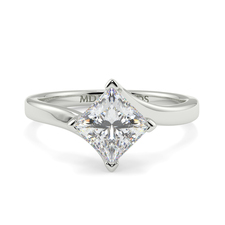 Princess Twist Claw Solitare Ring