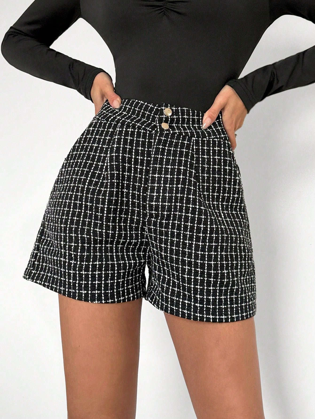 Chic Plaid Casual Shorts for Effortless Everyday Style