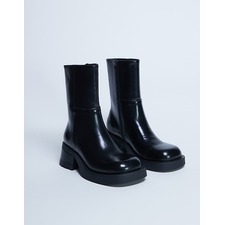 Stylish Black Chunky Heeled Ankle Boots for Effortless Fashion