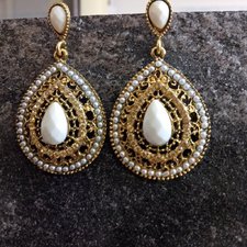 Premium Quality, Stylish Fashion Jewellery Exclusively Available High Quality, Premium Stylish Fashion Jewellery suitable for all occasion likes Office, Daily wear, Party wear. Good & Unique Gift Idea for mother, sister, wife, friend.