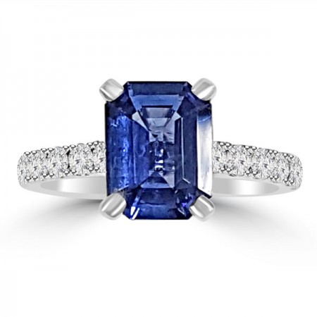 Sapphire ring with shoulders