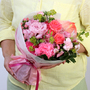 フラワーギフトの日本総合園芸オンラインショップ / 発表会にも喜ばれるみんな大好き！ピンクの花束
