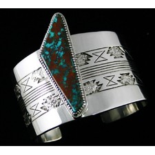 Gibson Nez Pilot Mountain Spiderweb Turquoise Bracelet