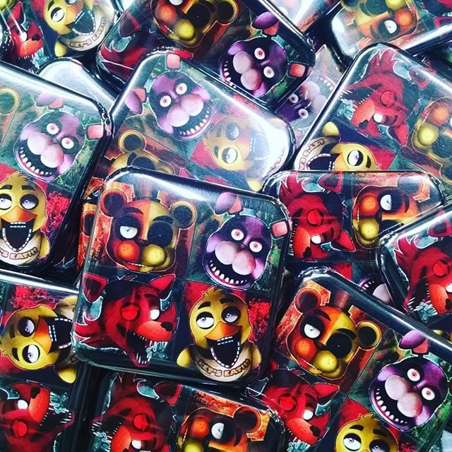  Custom Squircle Pinback Bu...