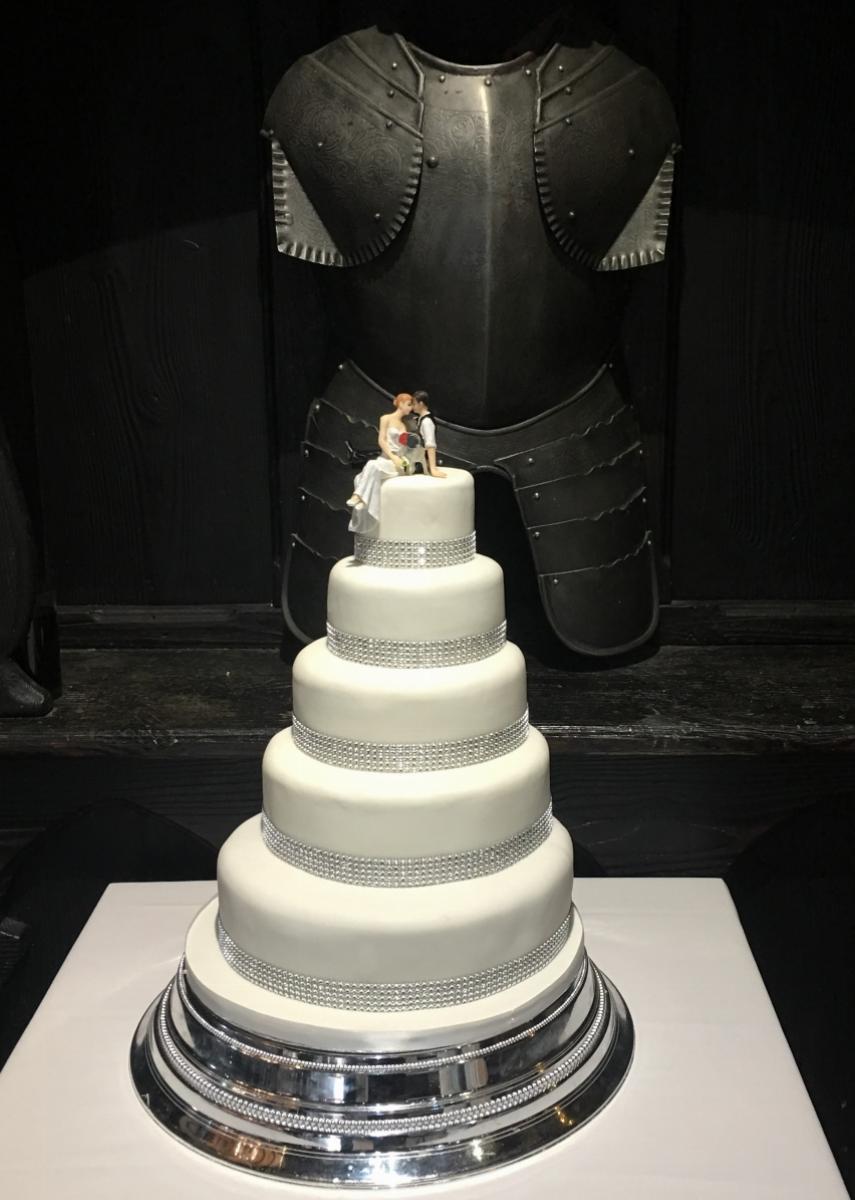 Five Tier Stairs Wedding Ca...