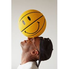 Chinatown Market For UO Smiley Basketball