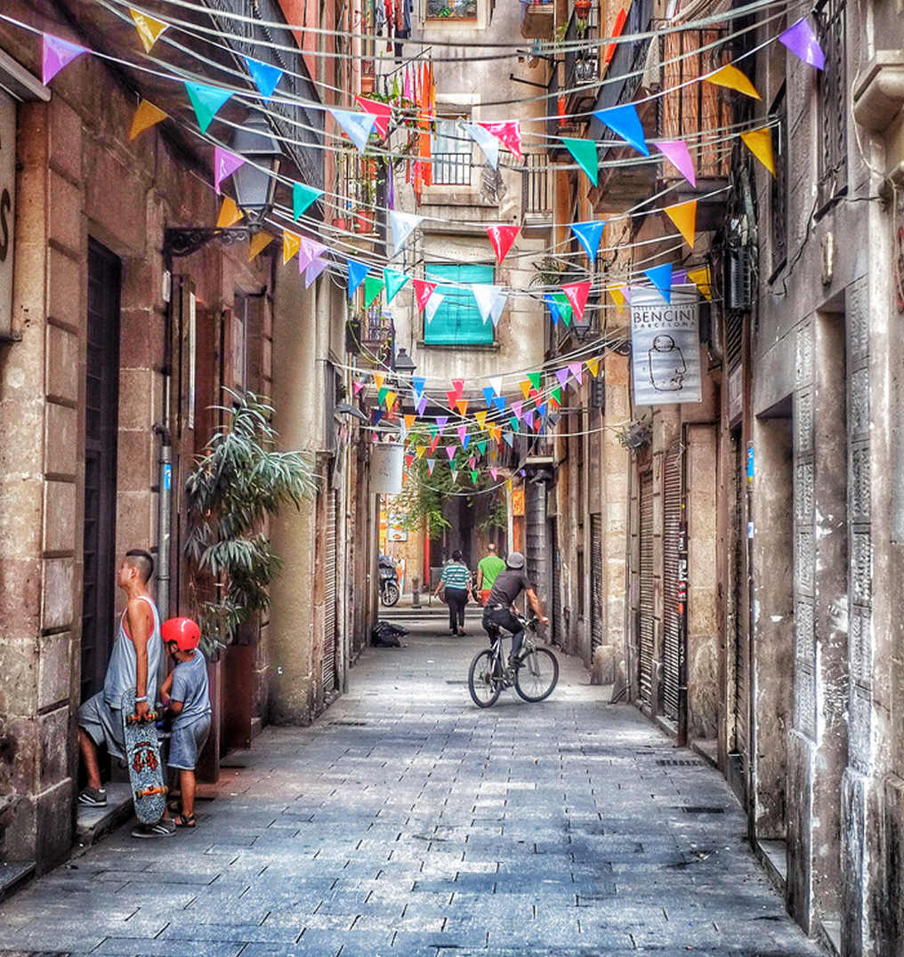 free bike tour barcelona el...