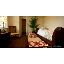 Hibiscus Design Red/Offwhite